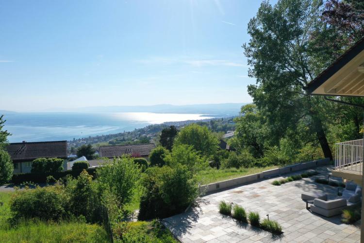 Fully renovated architect-designed property